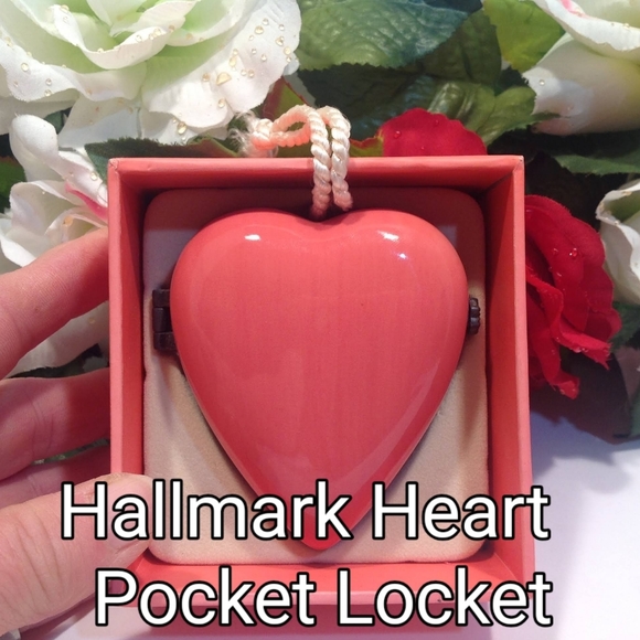 Hallmark Pocket Locket ♥️